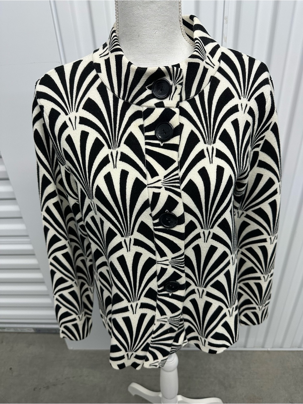 Chico's Black & White Patterned Long Sleeve Buttoned Jacket - Size 1 (6-8)